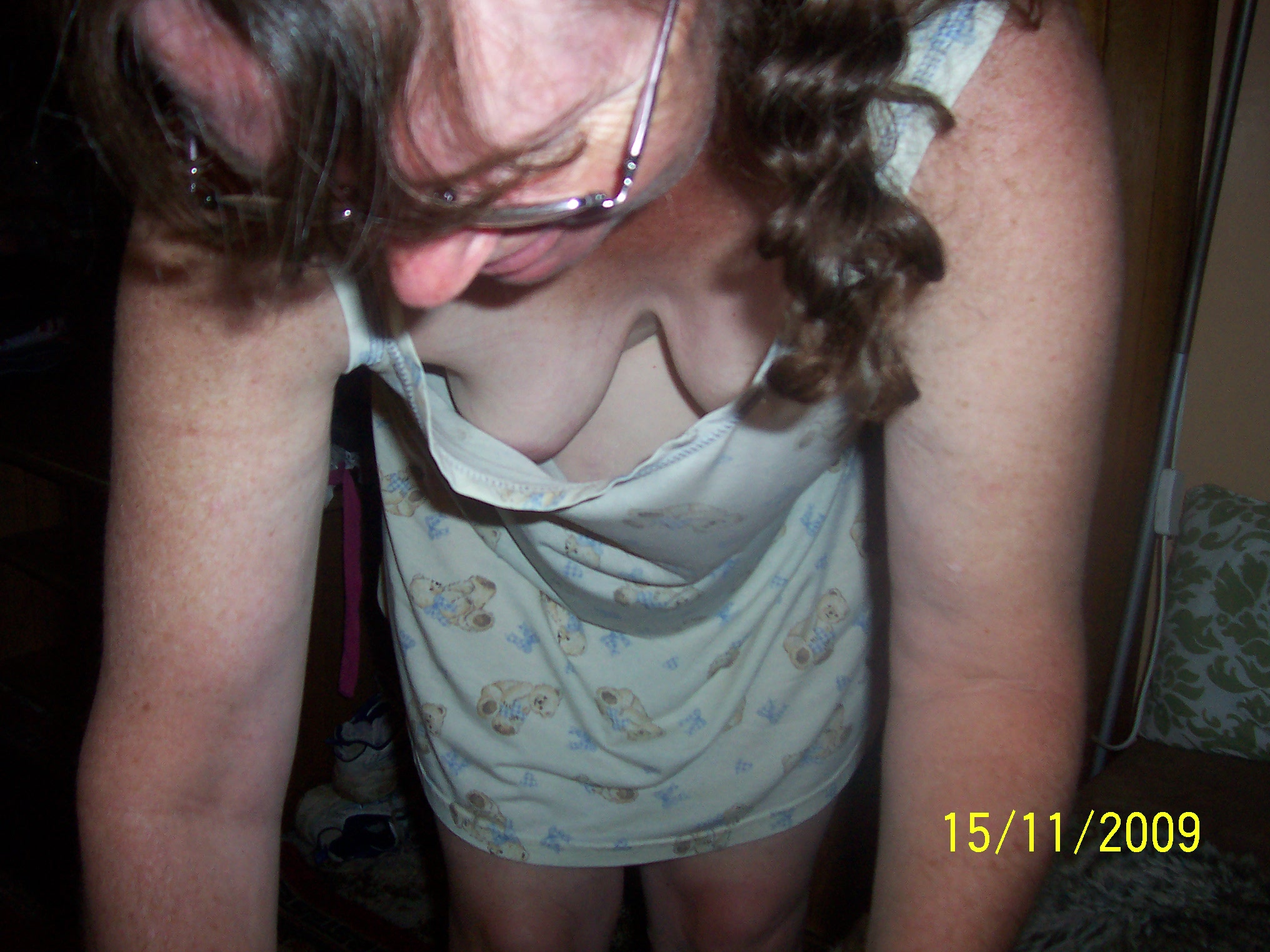 amateur blouse down pic