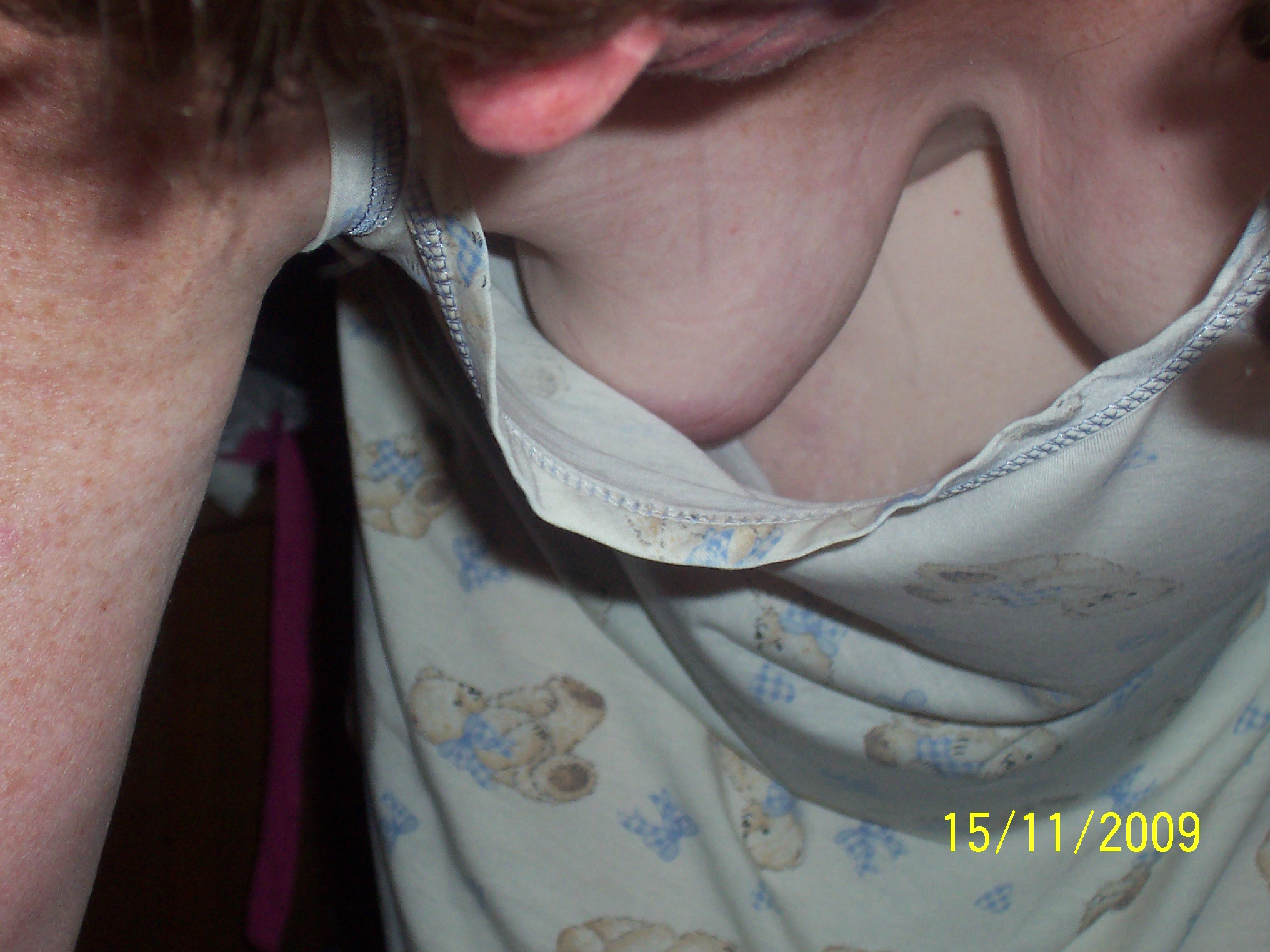 amateur blouse down pic