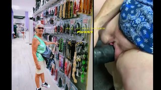Masturb. femenina - Joyce is 80 years old at the sex shop
