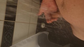Missionarsstellung - Quick cum in shower