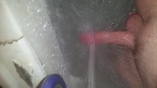 Masturb. masculina - water masturbating