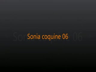  - Sonia et son exhib en corset cuir sur l'autorout...