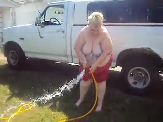 BBW/Chubby - more playing with the hose