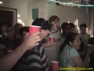 Schwanzblasen - Sweet party chicks gets fucked