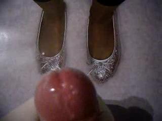  - Squirt in Saray's feet photo