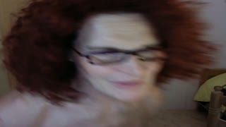 Ältere - Muscular granny on webcam