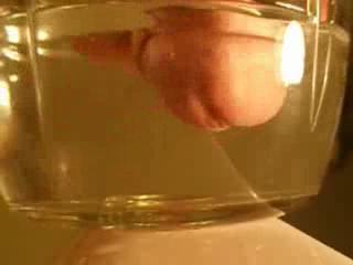 Gozadas - ejaculation in water 1
