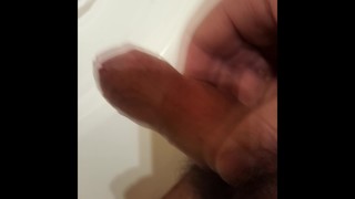 Male Masturbation - branlette lavabo public