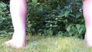 Voyeur - Public pissing with movning butthole in park