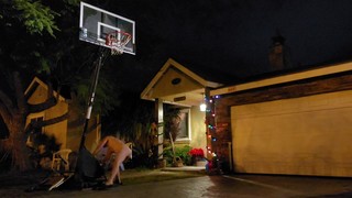 Masturb. femminile - Naked basketball in my front yard