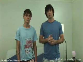 Gay - Two amateur twinks relaxs